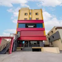 Townhouse Oak NFC Crossway Hyderabad، فندق في Maula Ali