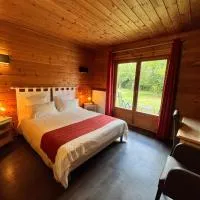 Logis - Hôtel & restaurant Les Trois Fontaines, hotelli kohteessa Marconne