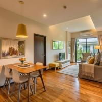 D401 Title Rawai Beach Front 2 Bedroom Apartment, hotel u gradu Rawai Beach