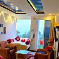 Bhurban Nights - Glass Bed Murree Hills View - Lift - 15 Minutes from Murree & Mallroad, hotel u gradu Mure