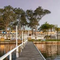 The Beachcomber Hotel & Resort, хотел в Тукли