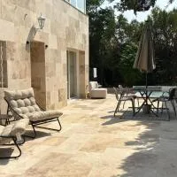 cocon familial et spa, hotel v mestu Montblanc
