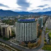 DoubleTree by Hilton Santiago Kennedy, Chile، فندق في سانتياغو