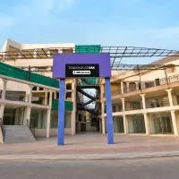 Super Townhouse Oak Sun City Mall Hisar, hotel i Hisār
