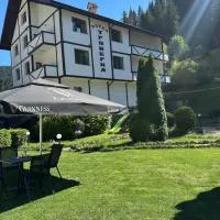 TRIIBRIA Guest house, hotel Trigradban