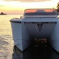 Diva Catamarano, hotel din Feriolo