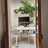 Patio y playa 3 chambres, hotel di Portbou