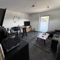 Tiny Lounge direkt am Nürburgring, hotel en Herresbach