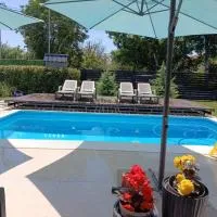 MARINA HOUSE pool & garden, hotel a Beograd