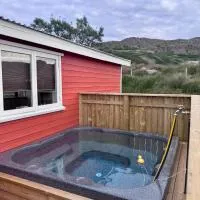 Hvammur 7 whit privat hot tub, hotel a Hólmavík