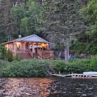 Refuge Boréal - Bord du lac paisible, hotel i Saint-Ambroise