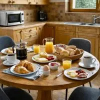 Bed & breakfast with great views in a quiet location，Füllinsdorf的飯店