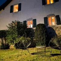 Authentique ferme du Léman près d'Évian, hotel in Larringes
