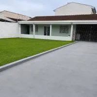 Casa Stepien ,Spacious House up to 11 guests in Fazenda Rio Grande Paraná Brazil, hotel u gradu Fazenda Rio Grande