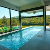 Lake & Pool Paradise, хотел в Karaula