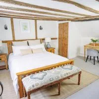 Historic Wren Cottage Central Marlborough, hotel u gradu Marlboro