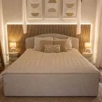 Loveroom - Suite romantique avec balnéo privative- La Calade Alméla, khách sạn ở Le Barroux