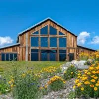 Yellowstone Valley Lodge, an Ascend Collection Hotel, hotel in Pray
