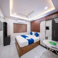 BREEZA GRANd，Kazhakuttam的飯店