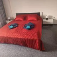 Modern apartment for 6 people near the Adršpach Rocks, hotel en Benešov