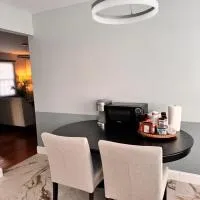 En-suite Luxury Bedroom Near JFK and UBS, hotel v destinácii Elmont