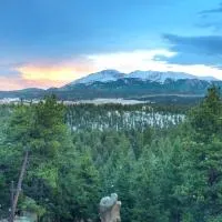 Pikes Peak Paradise Bed and Breakfast, ξενοδοχείο σε Woodland Park