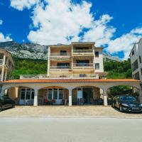 Apartments Lovre, hotel in Brela