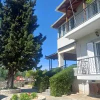 Yiannis & Ria's Farm, hotel em Kalamata