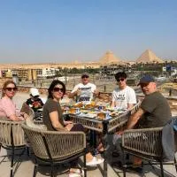 KAIRA Pyramids Hotel, hotel al Caire