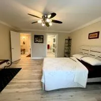 Khan’s Resort, hotel sa Cobourg