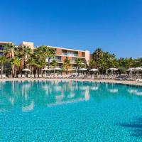 Luxury apartment, beach and swimming pool, хотел в Гия