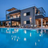 Villa Noir Olivum with Pool, hotel v Slatine