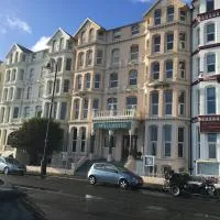 The Penta, hotel din Douglas