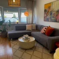 Ferienwohnung SaarPolygonblick Design Stay, hotel u gradu Ensdorf