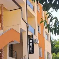 Saliasi hotel&apartament, hotel di Poliçan