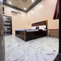 Shri Garud Govind Dham near prem mandir, hotel en Vrindāvan