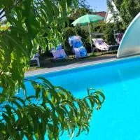 Near Brussels, 4 rooms, pool,garden,patio, ξενοδοχείο σε Tervuren
