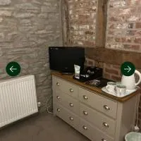 George & Dragon Inn, hotel Knightonban