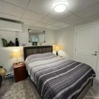 Cozy Private Studio - Quiet & Central, Hotel in Halifax
