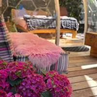 Glamping Dedovles Mliečna dráha, khách sạn ở Štôla