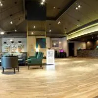 哈羅蓋特皇冠假日酒店，哈羅蓋特的飯店
