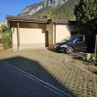 A lovely house with a garden: Felsberg şehrinde bir otel