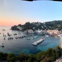 Aronis Spyros Panoramic Seaview Rooms, ξενοδοχείο στον Λογγό