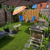 Le tiny de Laly - climatisation -wifi - jardin - airport navette, hotel em Pont-de-Loup