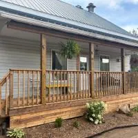 La maison des Coteaux, hotel i LʼAnse-Saint-Jean