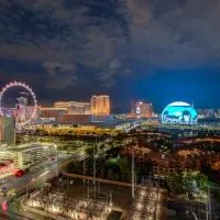 Sphere View Penthouse with Balcony at Platinum Hotel, Hotel in Las Vegas