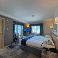 Cobo Bay Hotel, hotel u gradu Kastel