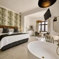 The Boutique Suites by Beach Collection Winelands โรงแรมในสตรานด์