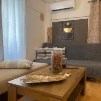 Cozy διαμερισμα με πάρκινγκ και BBQ κοντά στα καμένα βούρλα, hotel u gradu 'Mólos'