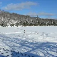 Auberge du Lac Morency, hotel em Saint-Hippolyte